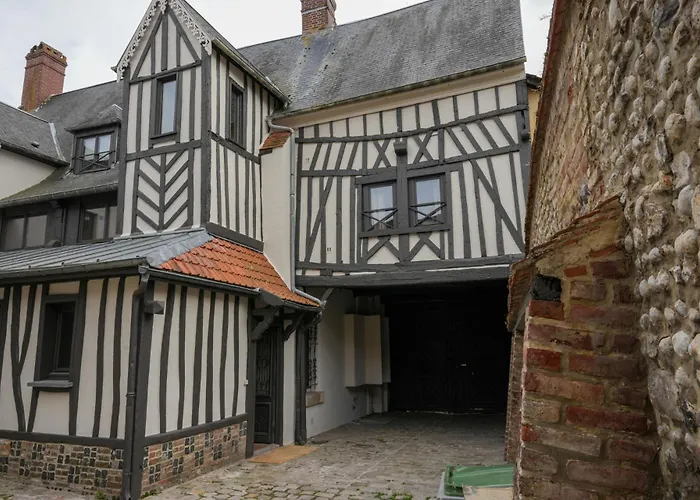 Le Clos De St Val 2 *